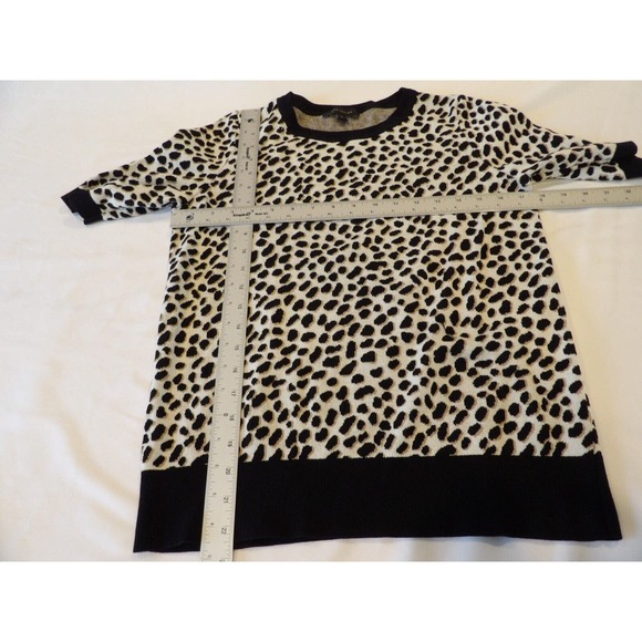 Ann Taylor Medium Cheetah Print Sweater Tee Medium Short Sleeve Big Cat Animal - Picture 4 of 8